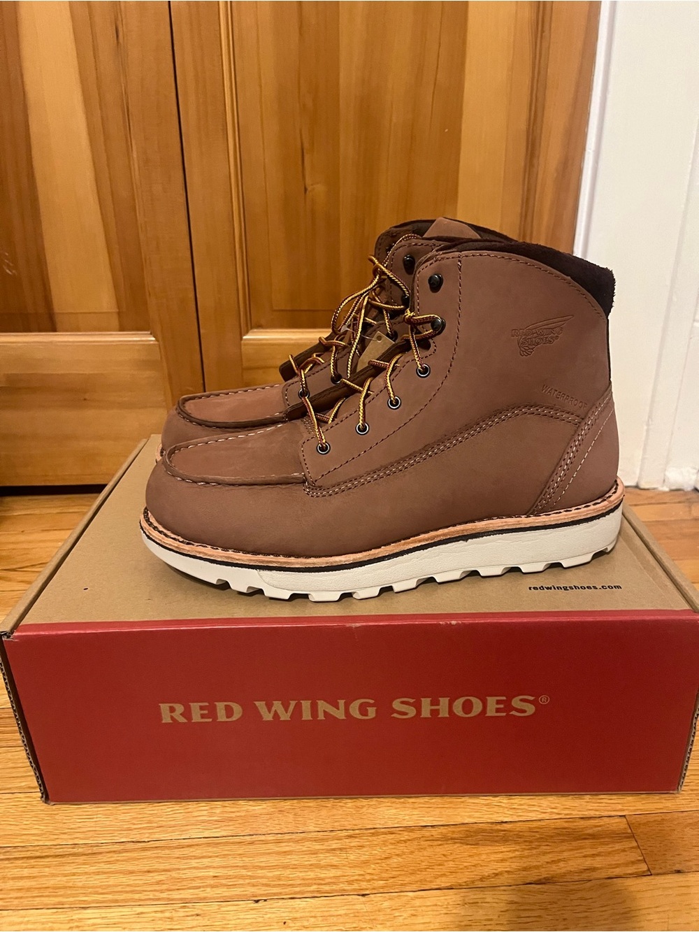 Red Wing Shoes Women’s 1224 Brown Waterproof Soft Toe Boot size 10D